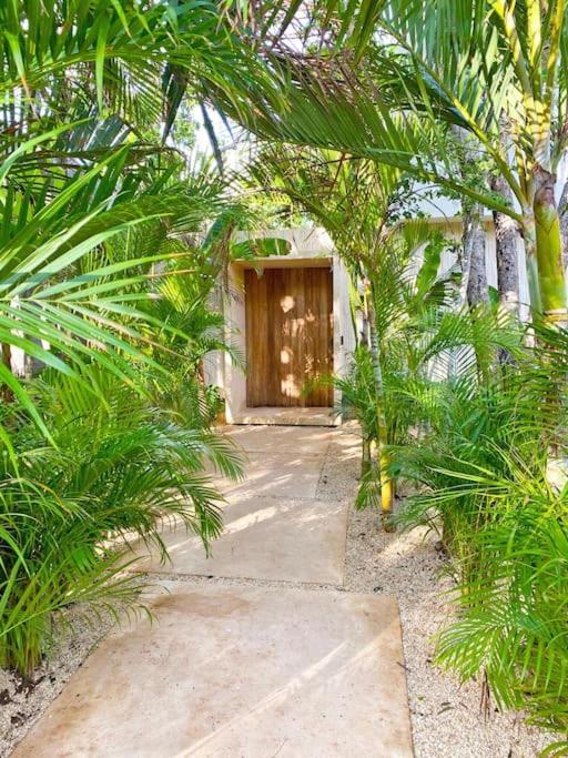 Casa Areca, Awarded Architectural Villa Located In A Secured Gated Community, With Concierge Services Тулум Экстерьер фото